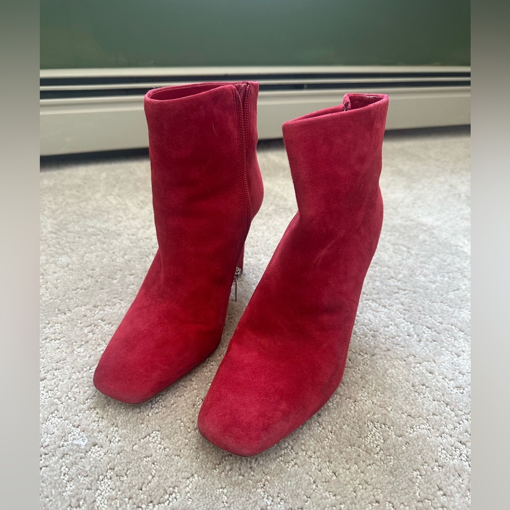 Vince Camuto red booties size 7.5